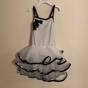 Girls ballerina dress white/black that sparkles size 4-5 spandex great condi